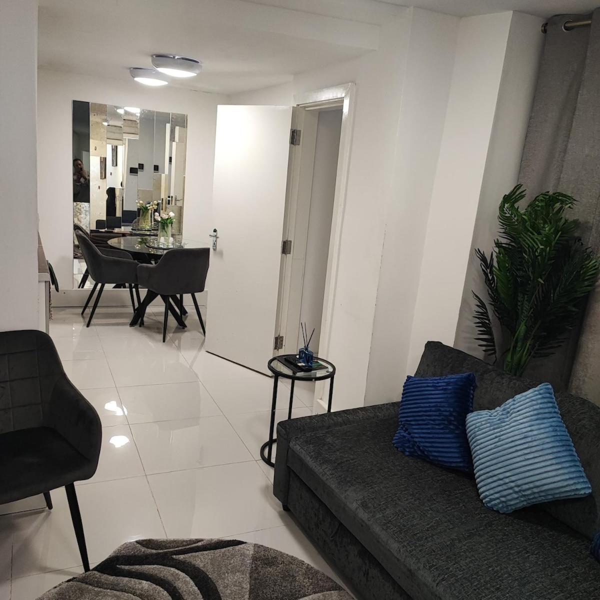 1B Apartment, 30 Mins To Oxford Street Лондон Екстер'єр фото